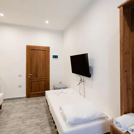 Hotel Agora *