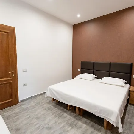 Hotel Agora *
