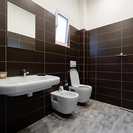 Agora Hotel *